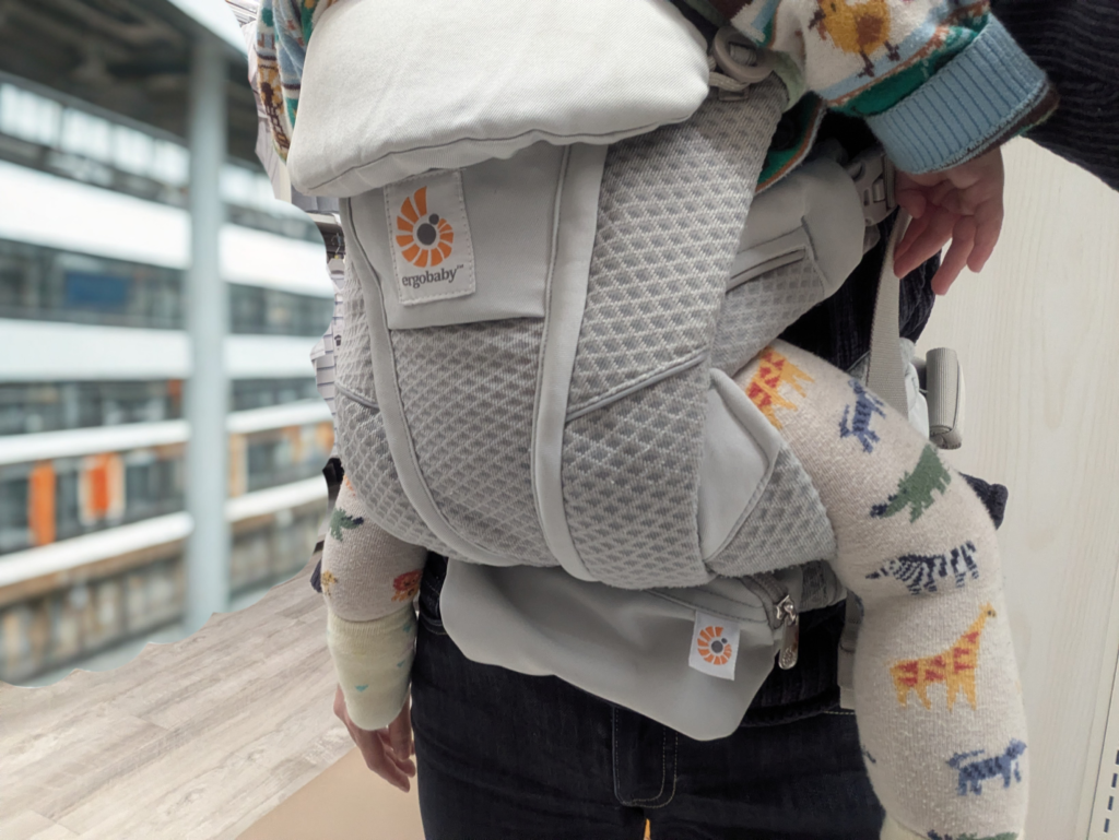 新幹線　赤ちゃん　抱っこ紐