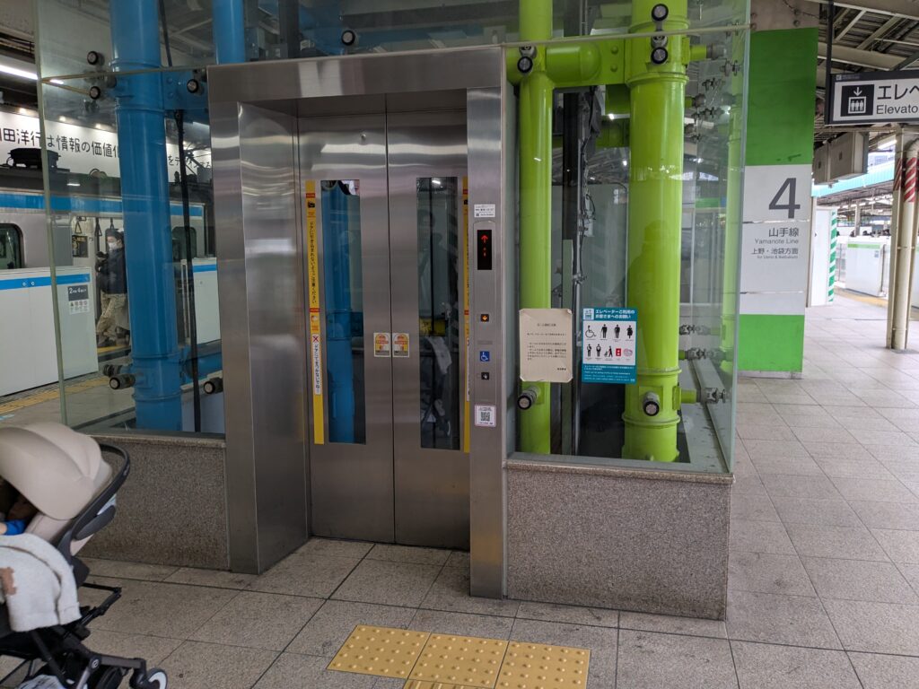 東京駅　山手線　エレベーター